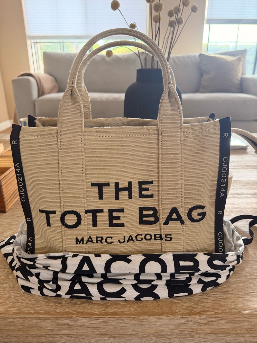 Marc Jacobs The Tote Bag Canvas Tote in Cream and Black